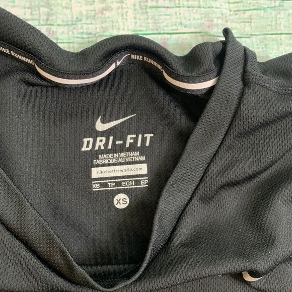 Nike Dri Fit Women's Short Sleeve Running Shirt XS - Picture 4 of 7
